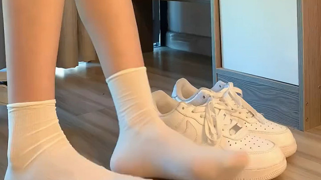 夏天必不可少的小白鞋