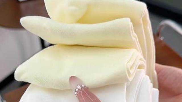 这种小白袜真的不用买很贵的，这种一年四季都能穿的无骨中筒棉袜，透气不臭脚，值得入手！#中筒棉袜#棉袜