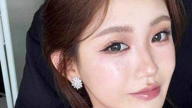 我的七夕就是为了美美出片的 #美妆模范生、#玩浪漫还得七夕氛围感妆容