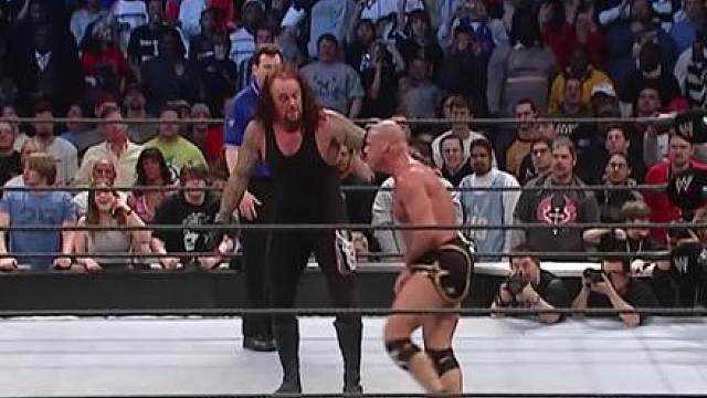 WWE上演棺材赛，送葬者迎战大猩猩！ #wwe #摔角