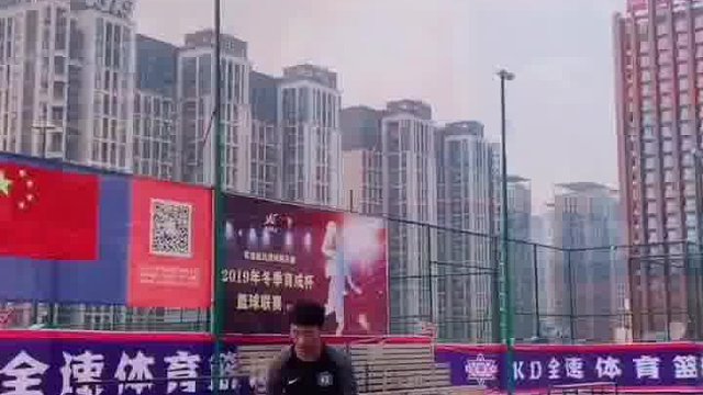 太矮了？没自信？希望你们永远不要放下篮球！