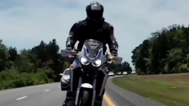 丝滑！ #摩托车