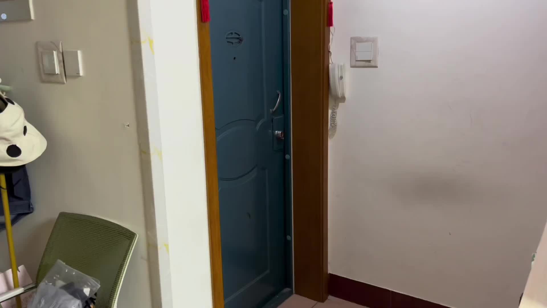 生活就是一半烟火，一半诗意，手执烟火谋生活，心怀诗意以谋爱~