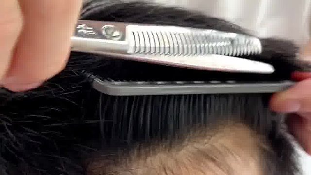 与发型师最远的距离就是：修一下