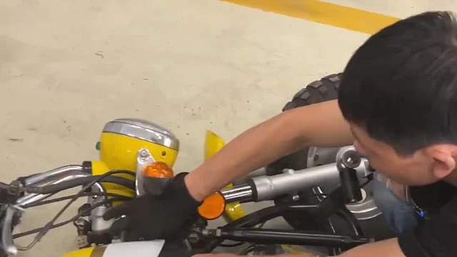 边三轮摩托车安装，没想到成为了小朋友们的最爱