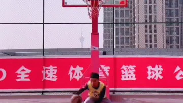 听点动感的音乐练球你们喜欢那种进攻方式？