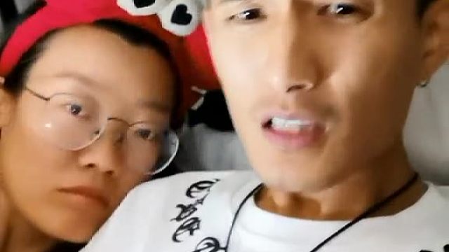 去往圣象天门的路上找了个野地露营，居然被一群狼包围了，谁能告诉我该怎么办？#自驾游