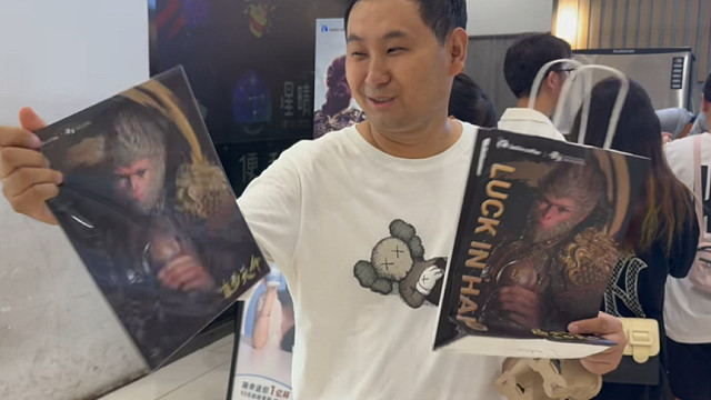 瑞幸联名《黑神话悟空》闪卡到手做了一小时火车 走了三家店