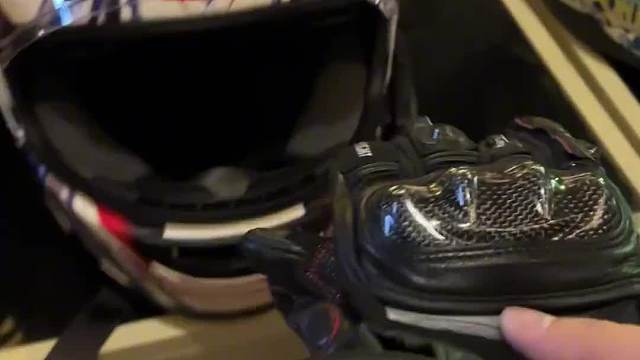 我想每个男人都不希望把压力给到家人