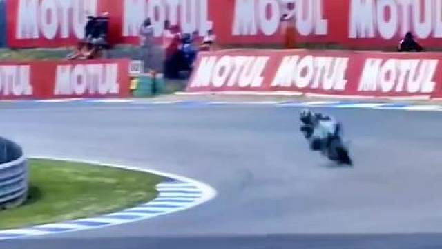 #滑胎过弯 #封闭场地请勿模仿 #曼岛tt #极限运动 #motogp