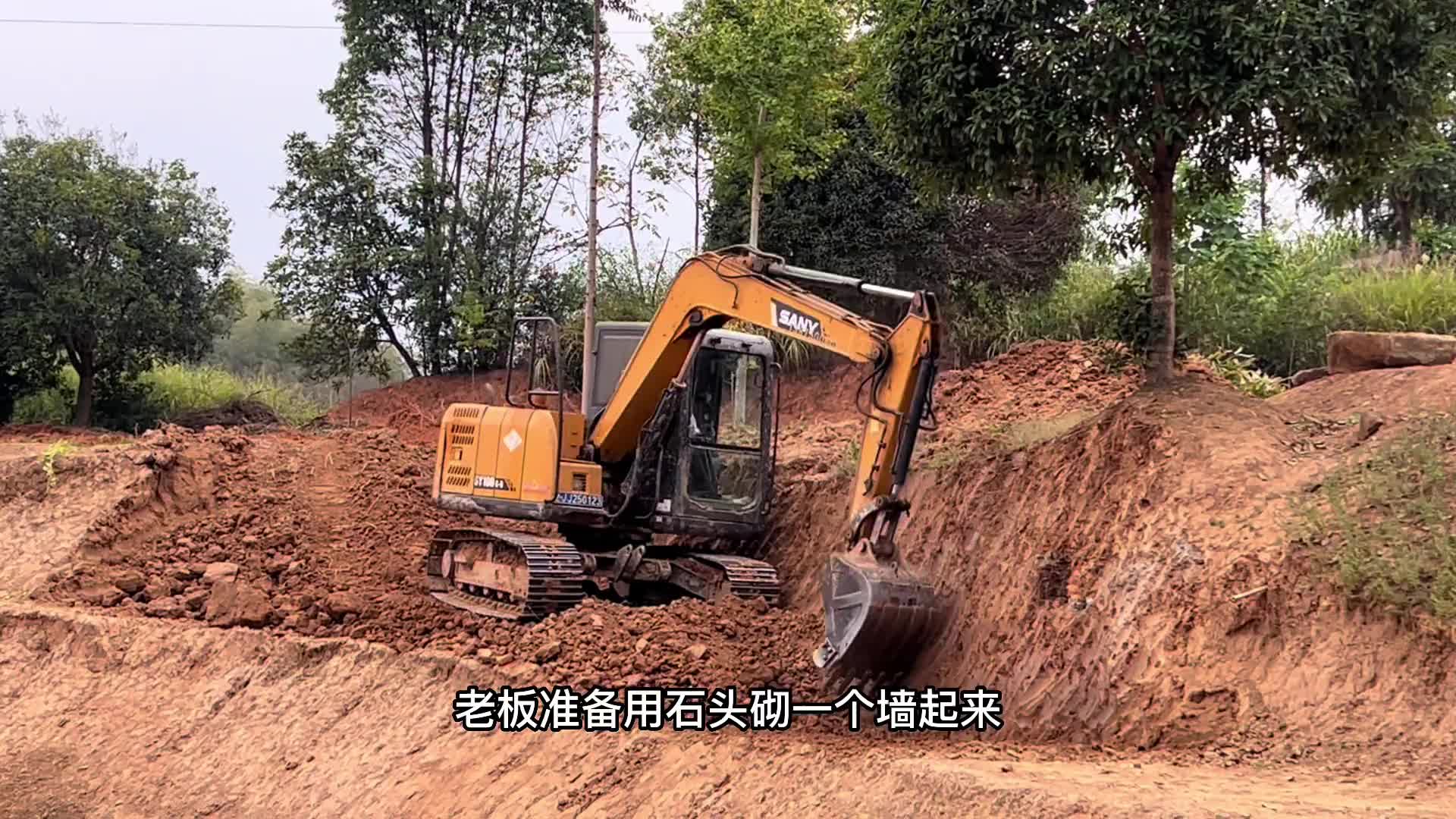 老板在外拼搏三十年，回家养老，四周修缮种草养养与鱼。