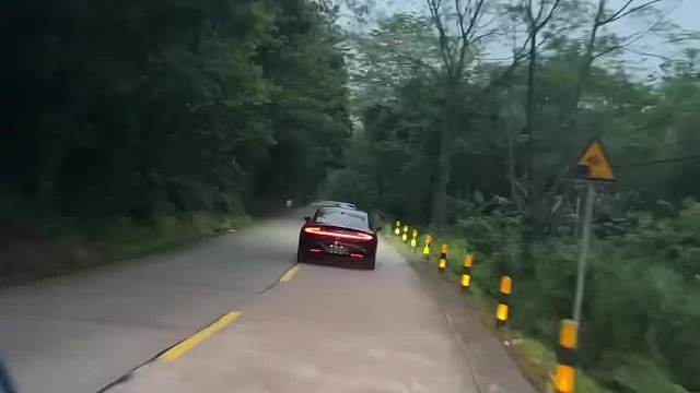 跑山保障车去油膜，先保障自己的安全！