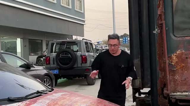 听说学长这儿又多了宝贝，平时他这么忙肯定没时间骑车。