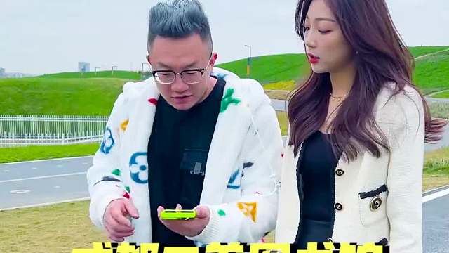 带你们看看网红景点到底有多坑？希望小助理能玩开心。