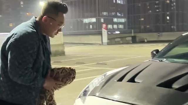 你要上了副驾，多少男孩子羡慕啊？怎么就不懂呢？