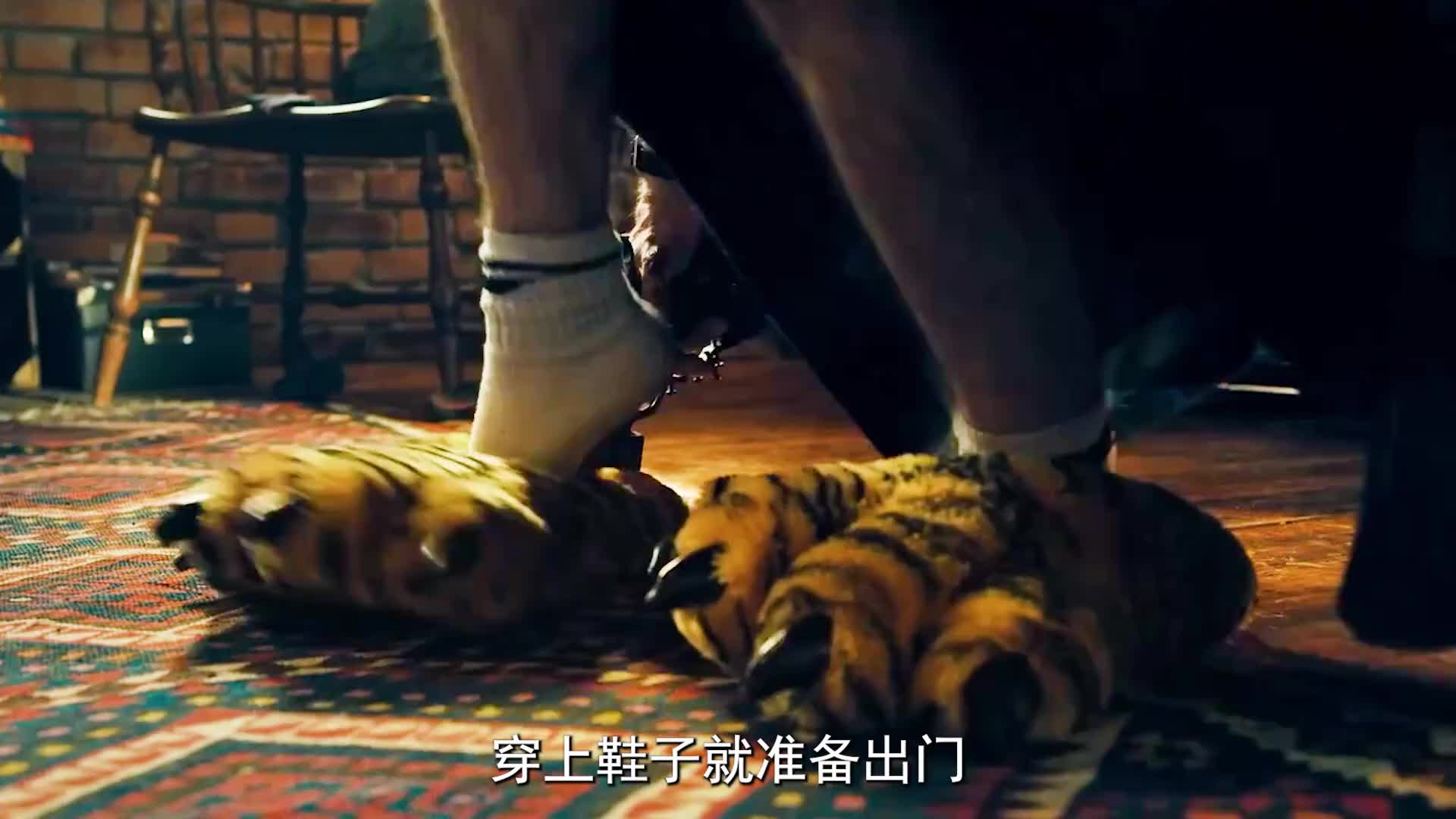 小伙一觉醒来 双手被改成了双枪 #宅家dou剧场  #电影解说  #喜剧  #爆笑 