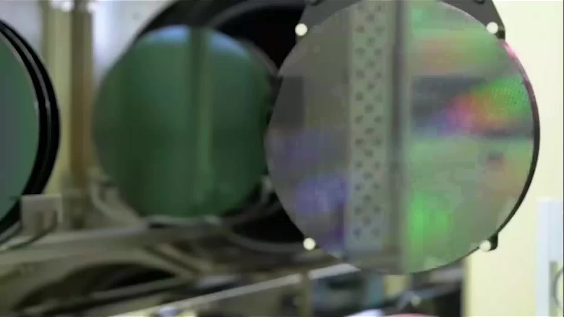 中国最新成果，引领芯片新方向，二维芯片是怎么回事