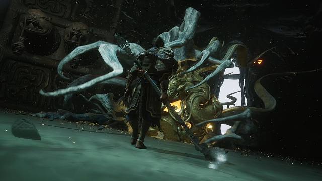 杨奇英高小时候去迪厅被光球晃得头晕目眩掉了一半血上限后想出来的BOSS