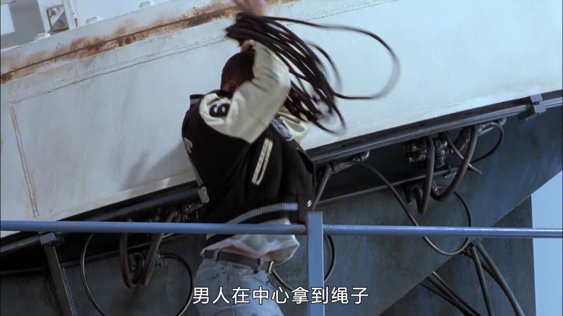 摩天轮铁链断裂 危急时刻男子跳出吊舱惊险救下被困孩子 #宅家dou剧场  #电影解说  #悬疑  #