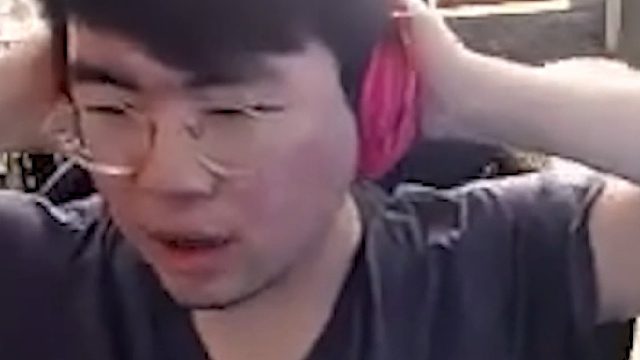 姿态黑神话悟空打毒敌大王，直接给BOSS熬跑了！并且开发火圈钢管舞流玩法：看完你只会惊讶！