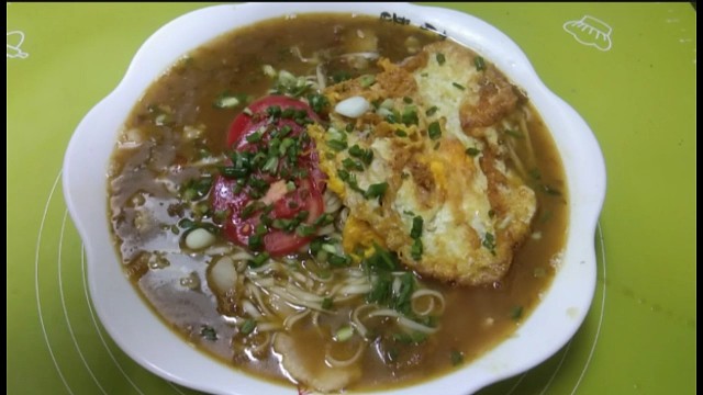 夏天没胃口的时候，就来上这么一盘酸菜面，酸辣开胃，安逸得很。#美食推荐官 #酸菜面 #家常菜