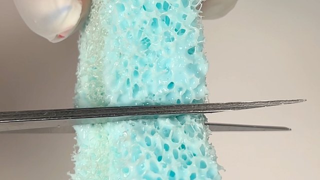 沉浸式剪一块海盐芝士蜂巢海绵