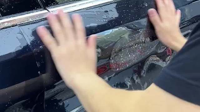 都怪老婆，这下膜白贴了