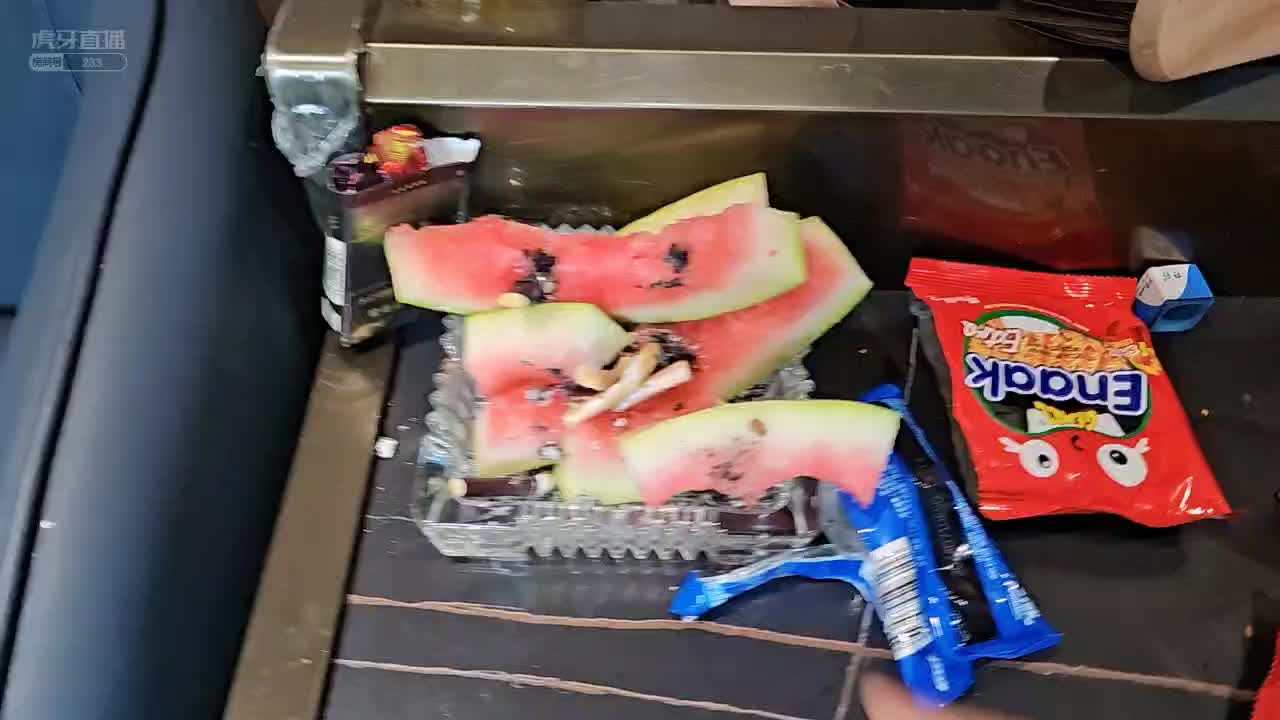 员工在公司造一大堆垃圾，必须严查！