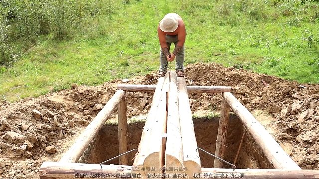 在丛林木屋享受生活，多少还是有些炎热，我又挖掘出地下防空洞！