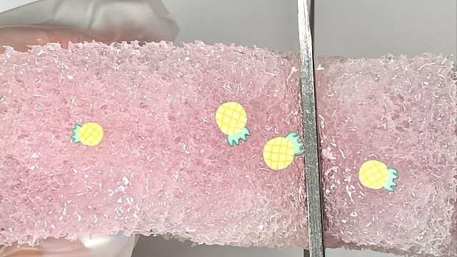 沉浸式剪一块蜜桃蜂巢海绵～