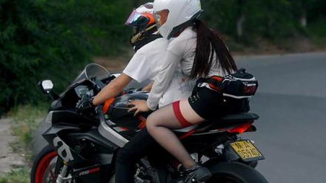 都是爱跑山的小姐姐#骊山追焦 #机车摄影 #西安女骑 #机车女孩 #骊山大铁门