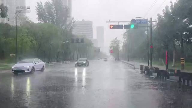 靠天吃饭第一季2024凯传媒bikini