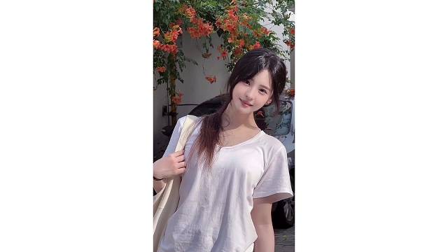 “你的瞳色 我生命苦寻的永生花”