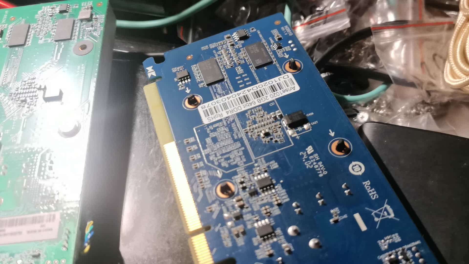 100包邮的格兰菲Arise 1020国产显卡公版与清华同方非公版对比