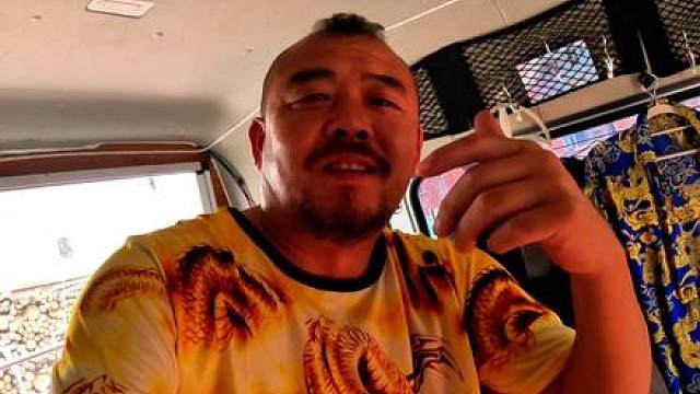 农家饭菜大饼卷绿豆芽，给沙和尚香的，一吃一个不吱声#农家饭 #我的乡村生活 #手抓饭 