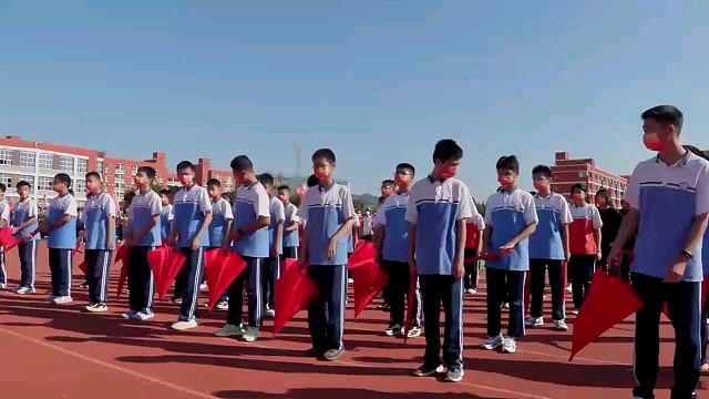 在冒险中成长的青春新学期，潮我看-1