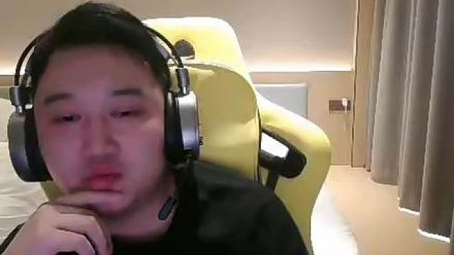 孔云峰在垫底赛周赛以后 也是说到了防撞的问题还有他的跑车视角 #陈伯全能王 #孔云峰 #张云彬