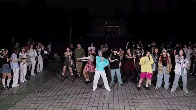 大学修炼秘籍学生随机舞蹈秀，青春活力响-2