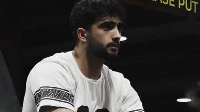 健身房创意自拍技巧分享#健身房拍照#手机拍摄技巧  #我的日常vlog #男生拍照 #健身拍照两不误