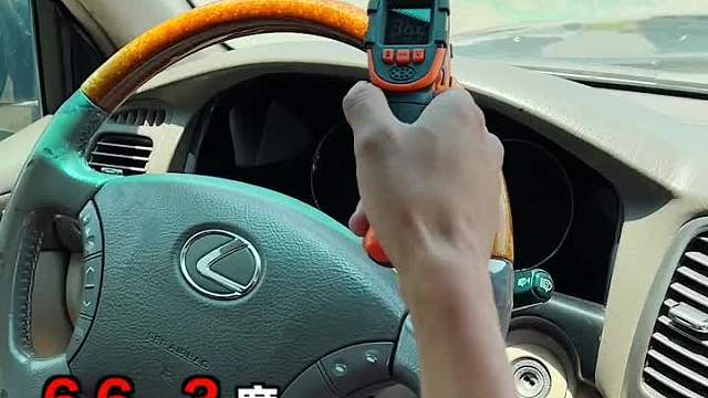 有了这个“好宝贝”，车内就不怕烫烫的了。