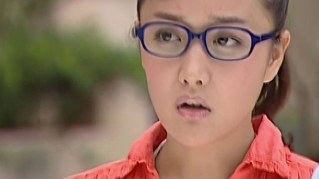 你是啰嗦老太婆， 从不是谁的替身。