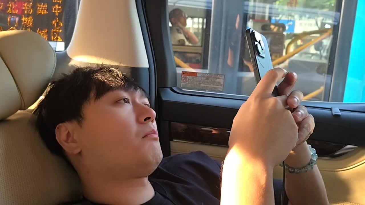 【集梦格子九】给兄弟们看看布加迪！