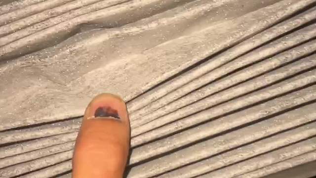 车子两万公里没保养，故障灯救了她！