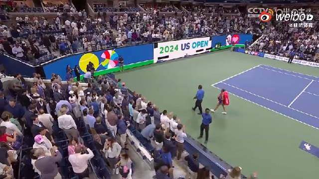 北京时间9月4日，美网公开赛继续进行，郑钦文在女单四分之一决赛中亮相。对阵实力强劲的赛会2号种子萨巴