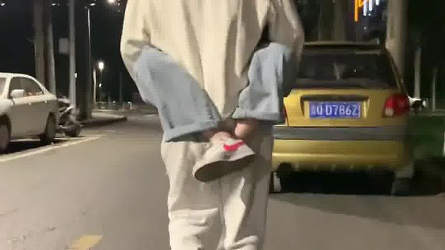 生个女儿吧，会帮你跟拍的那种~