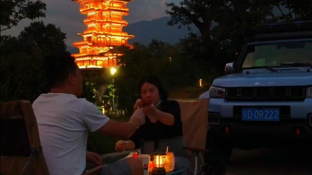 周末和孕晚期的老婆去外面吃野餐，其实吃什么不重要，重要的是和谁去吃