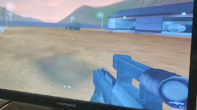 秘密潜入2第十八关任务控制.