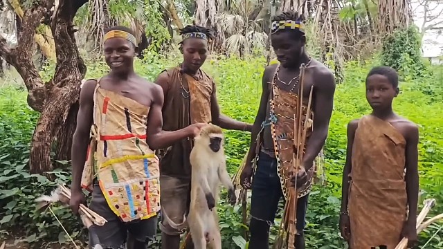 黑子哥在吃猴的路上越走越远！