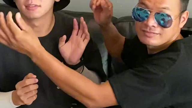 带着甲壳虫一起去坐船！