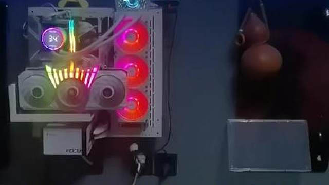 你看她怎么说？ 